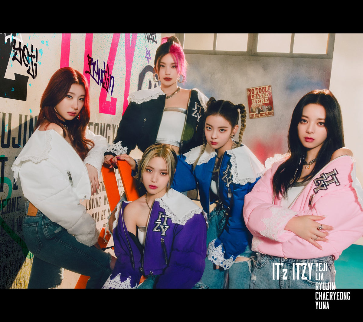 ITZY JAPAN DEBUT BEST ALBUM - IT'Z ITZY – SubK Shop